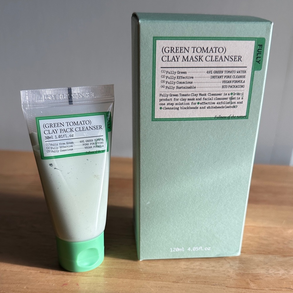 NIB with travel size Green Tomato Clay Mask Cleanser - Green